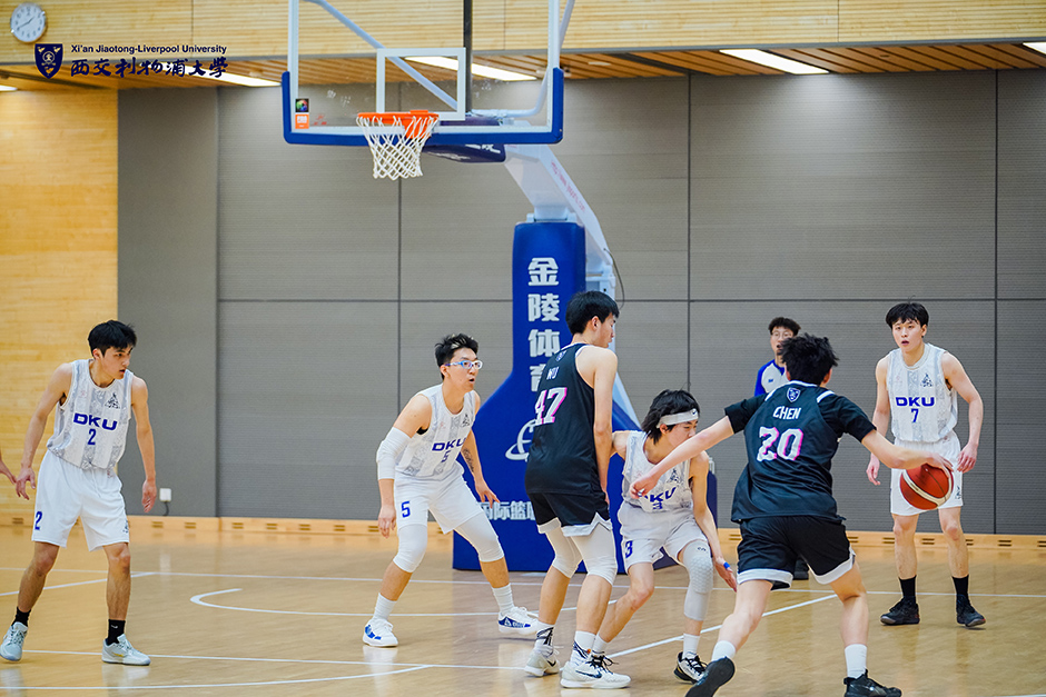 侧翼体